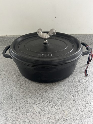 Staub black cocotte pentola - la,