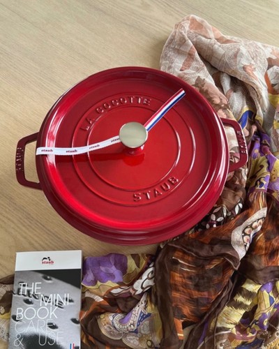 New cocotte staub cerise - cocotte,